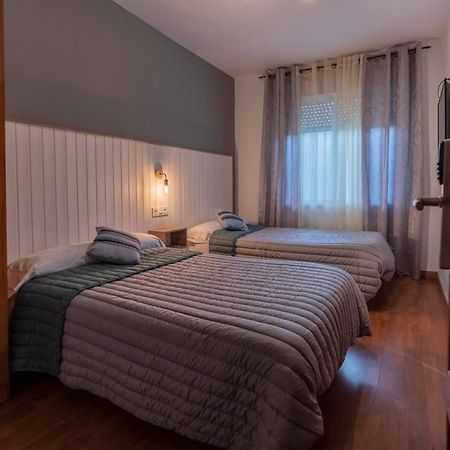 Hostal Julio Cesar La Virgen del Camino Eksteriør billede
