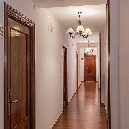 Hostal Julio Cesar La Virgen del Camino Eksteriør billede