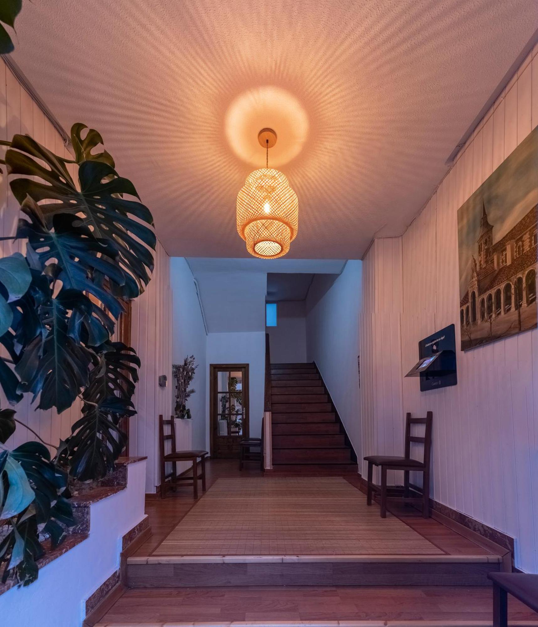 Hostal Julio Cesar La Virgen del Camino Eksteriør billede
