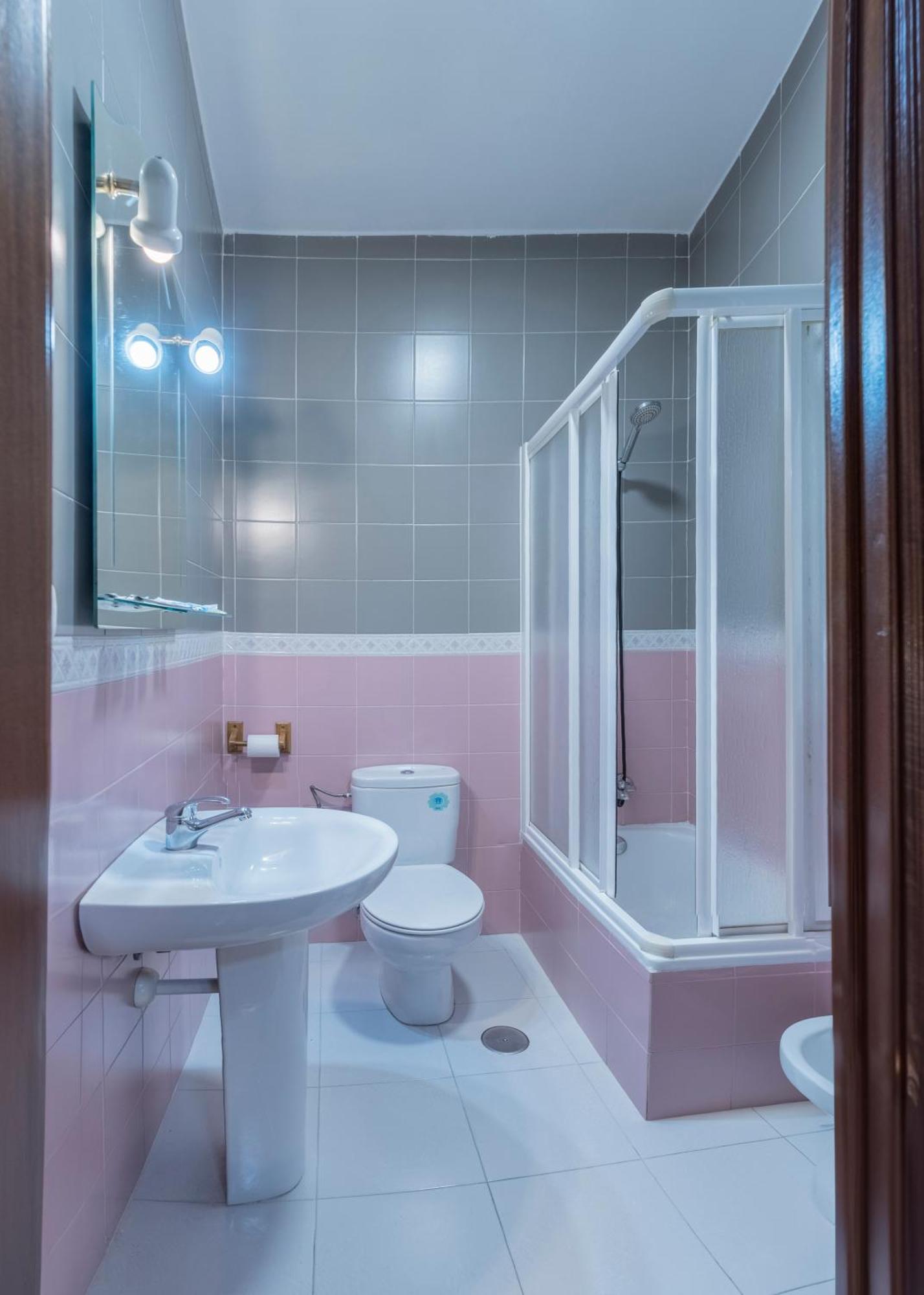 Hostal Julio Cesar La Virgen del Camino Eksteriør billede