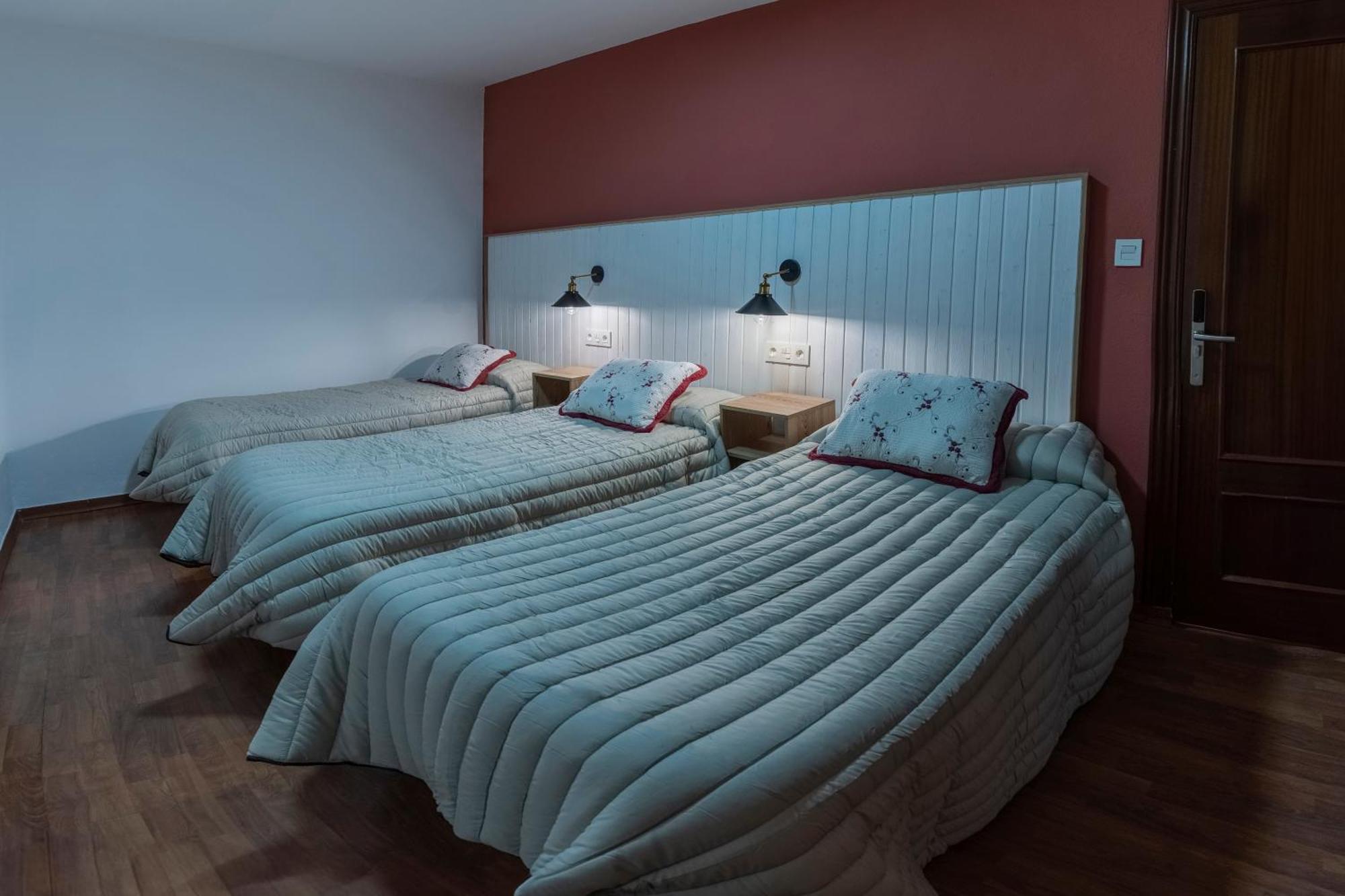 Hostal Julio Cesar La Virgen del Camino Eksteriør billede