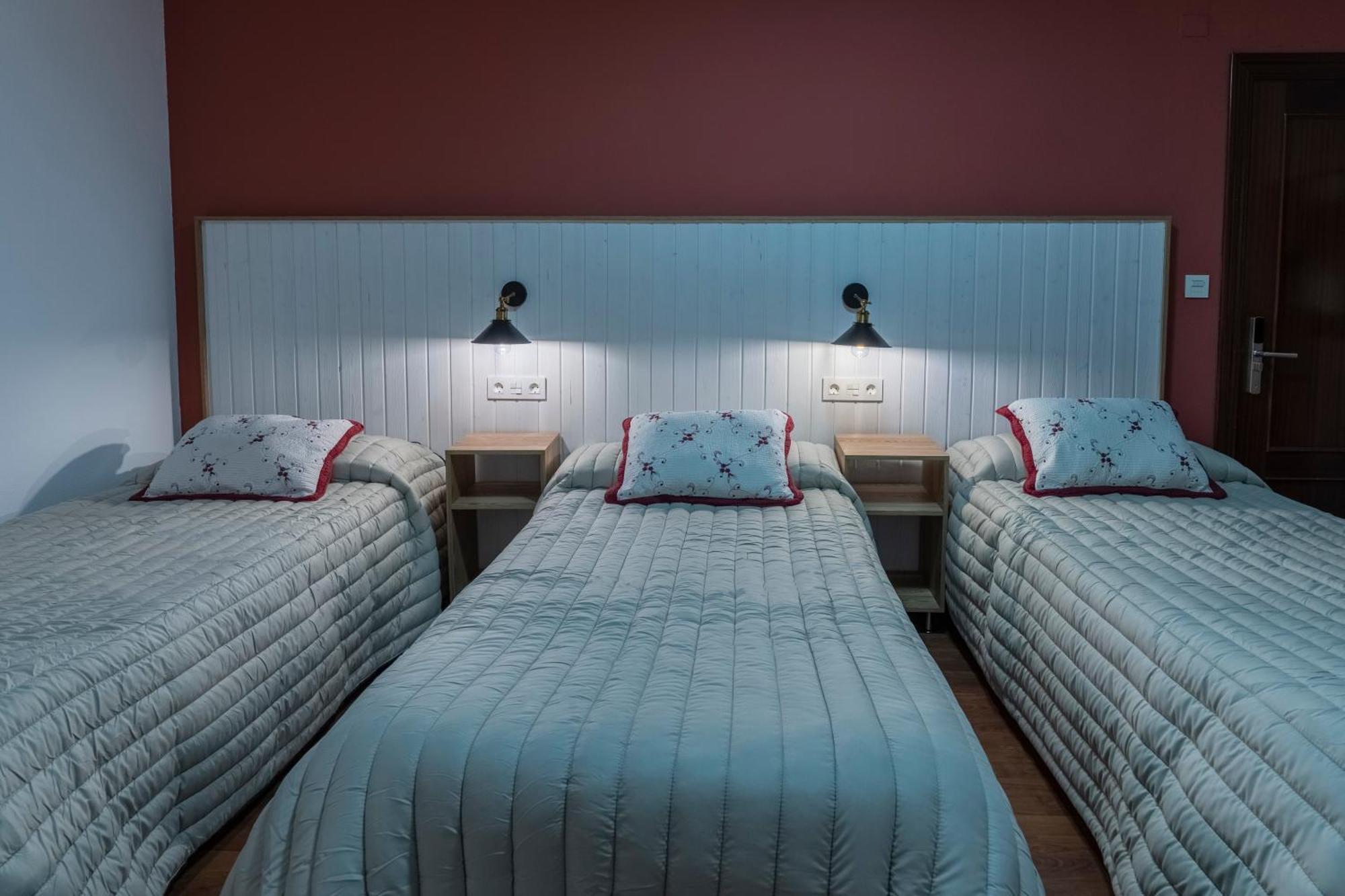 Hostal Julio Cesar La Virgen del Camino Eksteriør billede