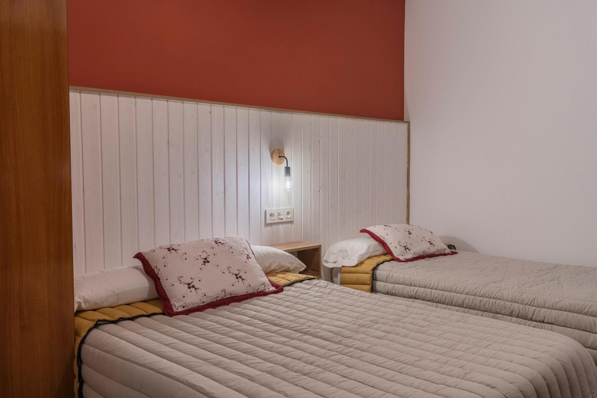 Hostal Julio Cesar La Virgen del Camino Eksteriør billede
